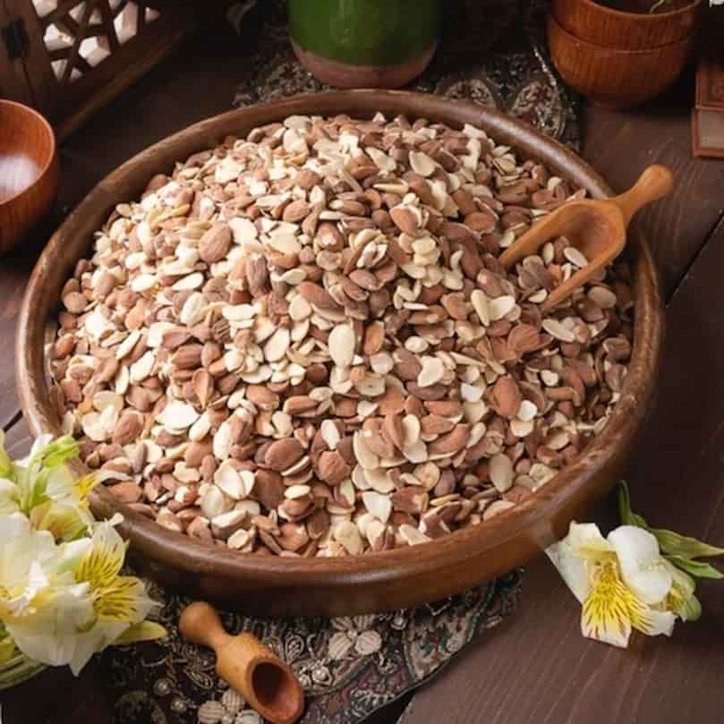 مغز بادام شکسته با کاربرد گسترده در قنادی و صنایع غذایی